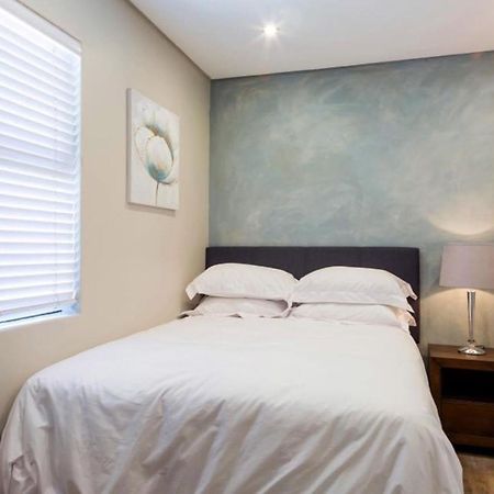 6 Dolphin Views La Mercy Beachfront公寓 外观 照片